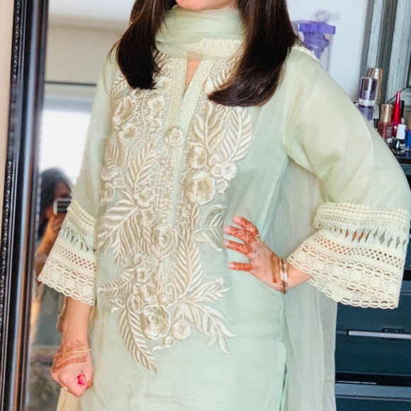 Mint colour Casual wear perfect for any ocassion. - Picture 1 of 3